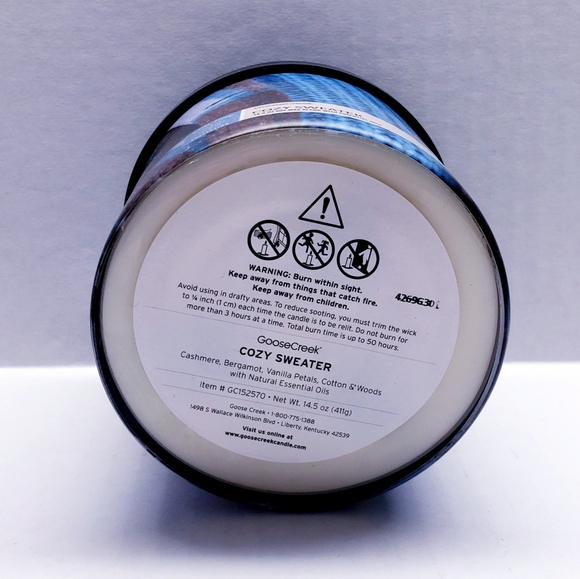 Goose Creek COZY SWEATER Large 3-Wick Scented Candle, 14.5 oz - Picture 4 of 5